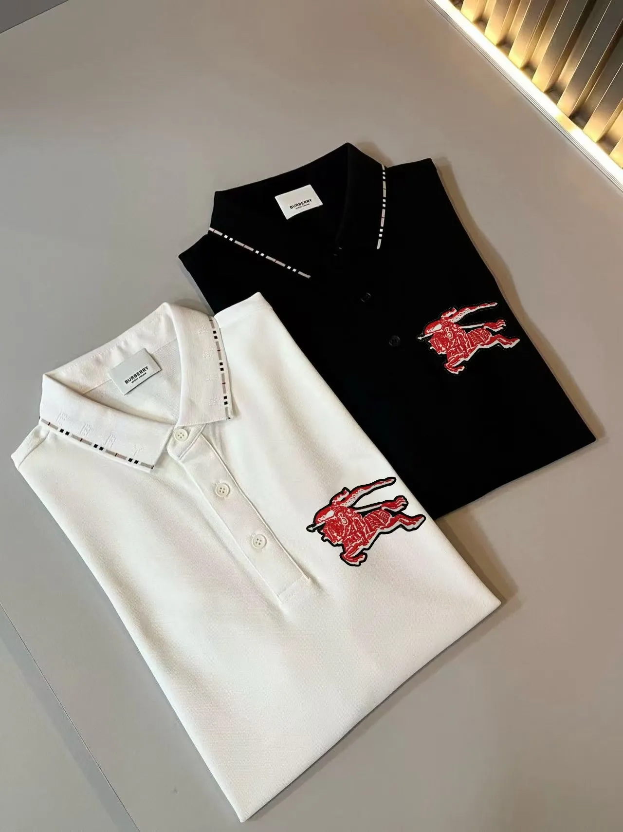 P125， Bur*erry * 2026 New Arrival Polo ， ！ , ！ ！ Breathable , ！ logo ！ ! ！ Premium .Size:M-4XL